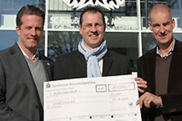 BVB gegen Preußen Münster für den guten Zweck – Benefizspiel bringt 10.000 Euro für Stiftung „Stars 4 Kids“
