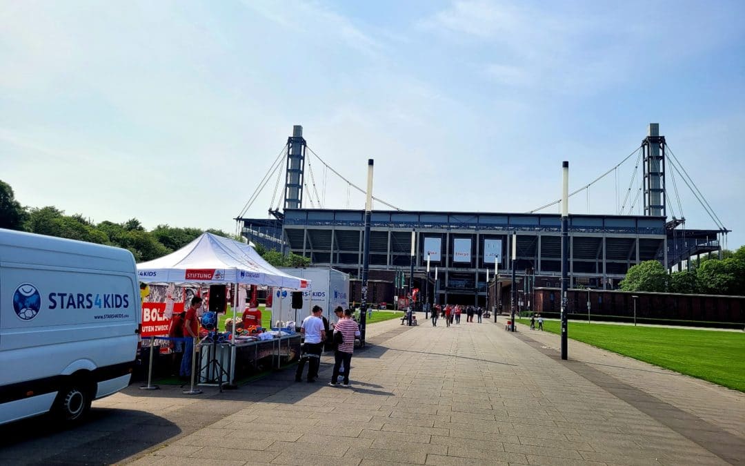 Charity-Tombola zum Bundesligaspiel in Köln