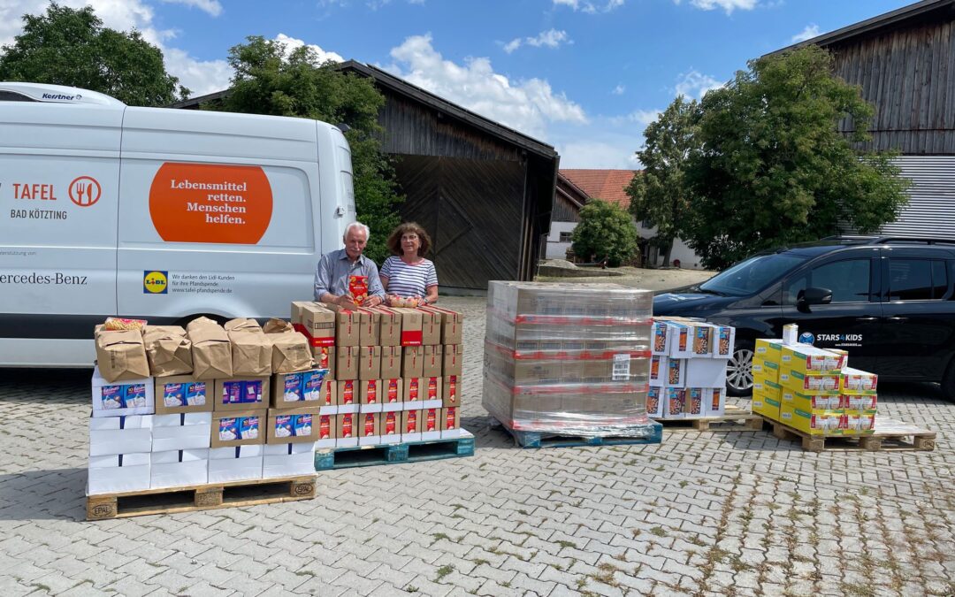 Lebensmittelspende an die Bad  Kötztinger Tafel