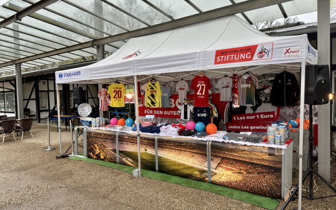 Charity-Tombola zum FC-Renntag in Köln