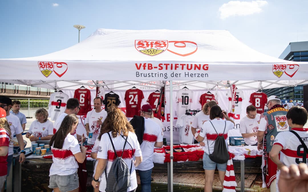 Charity-Tombola zum Public-Viewing in Stuttgart